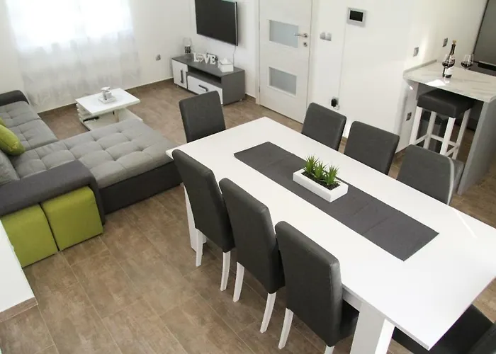 Ivana Apartment *